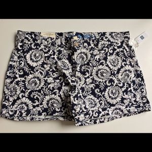 GAP Girlfriend 4-inch Short - Navy Paisley Print